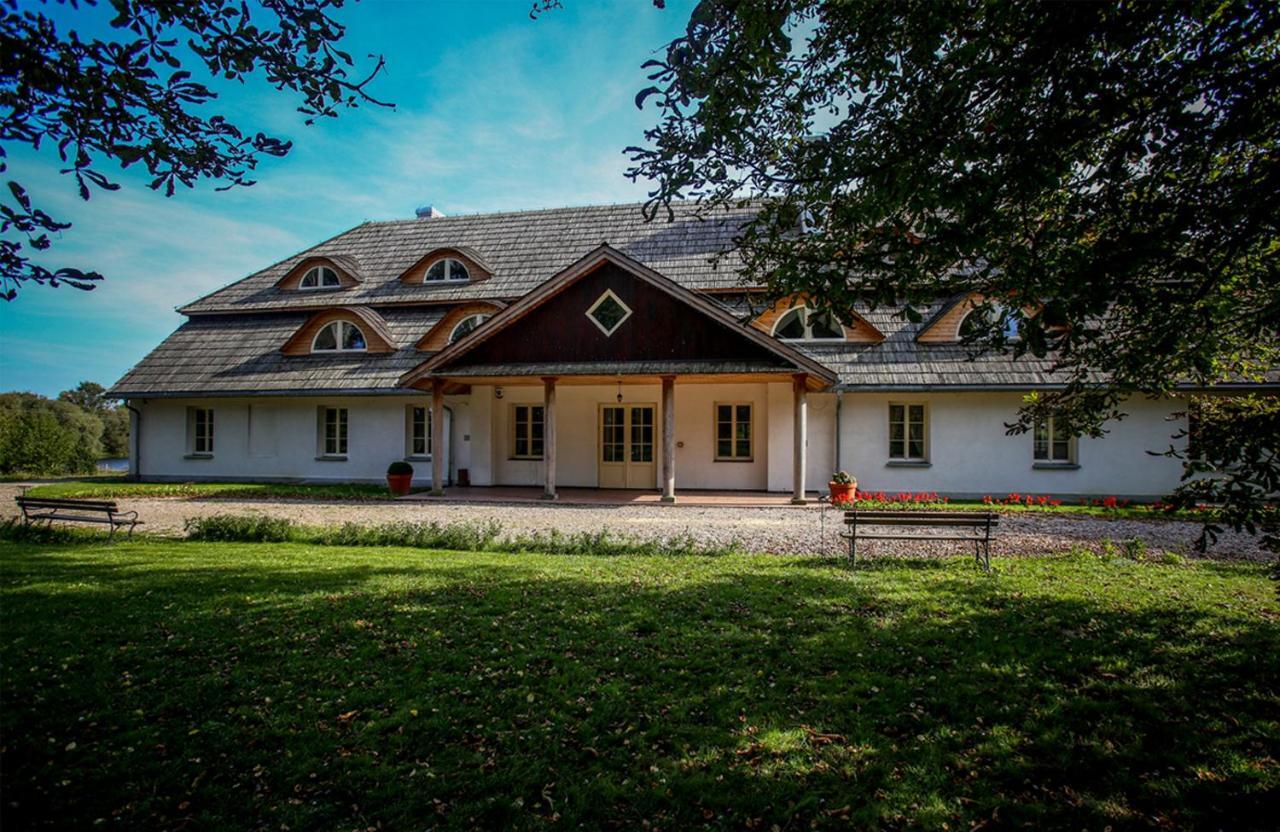 Dwor Strzyzew Bed & Breakfast Zelazowa Wola Bagian luar foto
